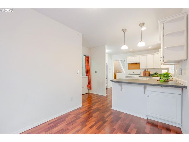 3329 Se WAVERLEIGH Blvd, Portland, OR 97202