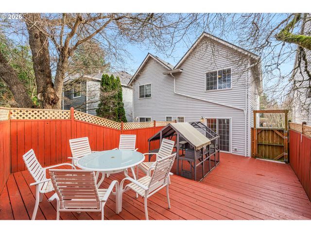 3329 Se WAVERLEIGH Blvd, Portland, OR 97202