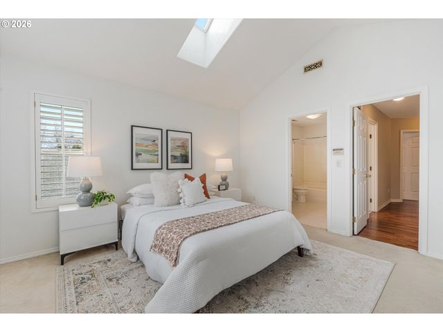 3329 Se WAVERLEIGH Blvd, Portland, OR 97202