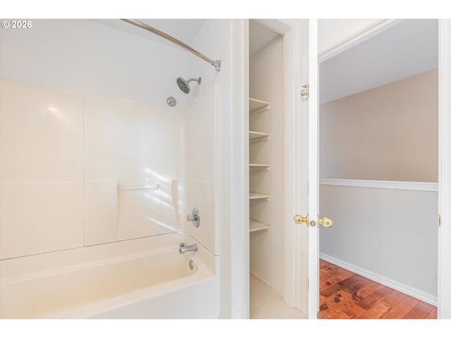 3329 Se WAVERLEIGH Blvd, Portland, OR 97202