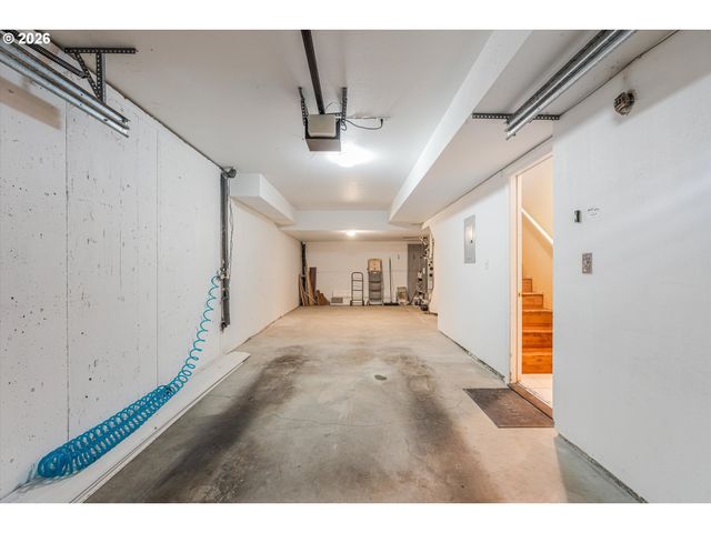 3329 Se WAVERLEIGH Blvd, Portland, OR 97202