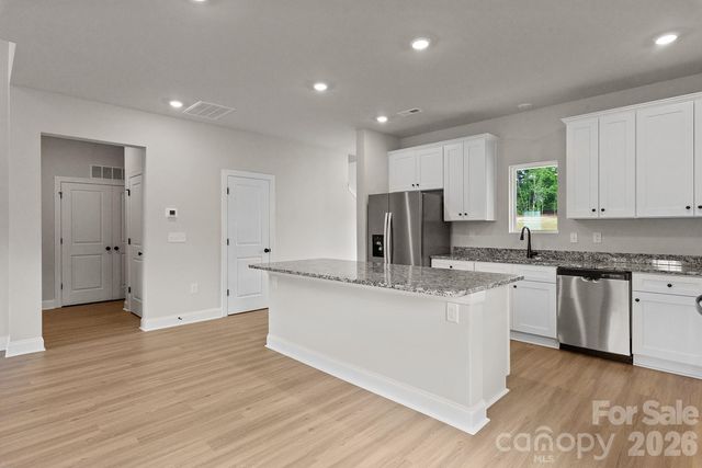 6614 Fairford Drive, Charlotte, NC 28215