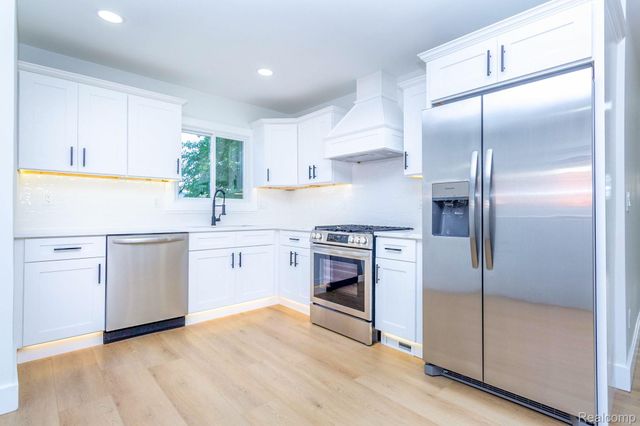22701 Amherst Street, St. Clair Shores, MI 48081