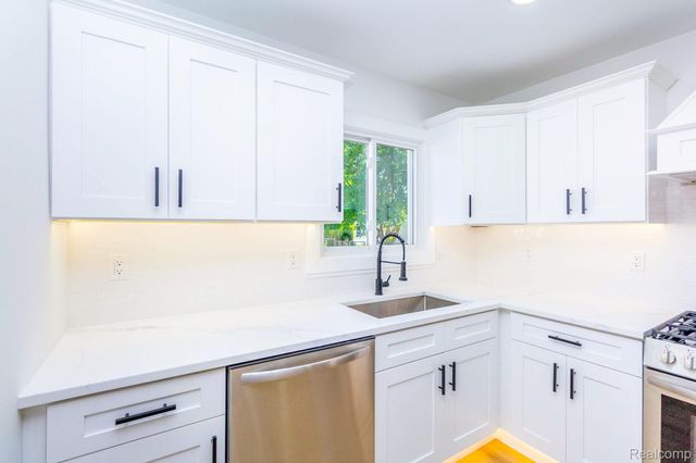 22701 Amherst Street, St. Clair Shores, MI 48081