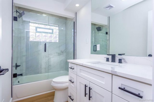22701 Amherst Street, St. Clair Shores, MI 48081