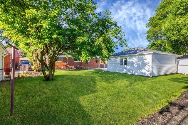 22701 Amherst Street, St. Clair Shores, MI 48081