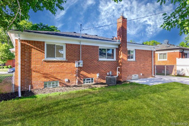 22701 Amherst Street, St. Clair Shores, MI 48081