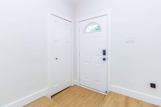 22701 Amherst Street, St. Clair Shores, MI 48081