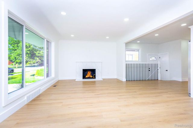 22701 Amherst Street, St. Clair Shores, MI 48081