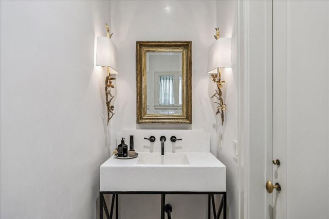 3705 Arnold Street, Houston, TX 77005