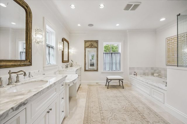3705 Arnold Street, Houston, TX 77005