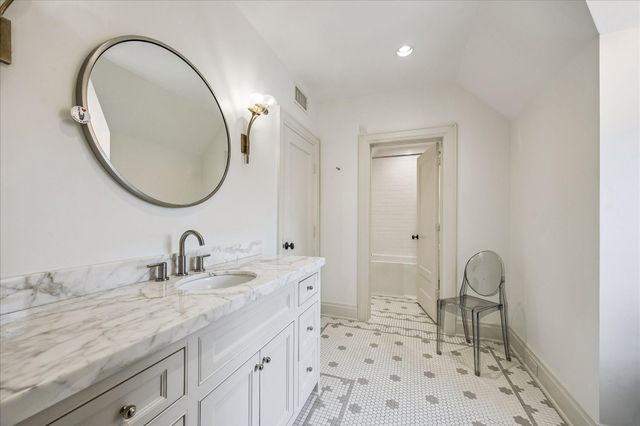 3705 Arnold Street, Houston, TX 77005