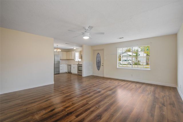 14450 Victoria Street, Houston, TX 77015