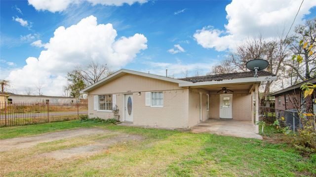 14450 Victoria Street, Houston, TX 77015