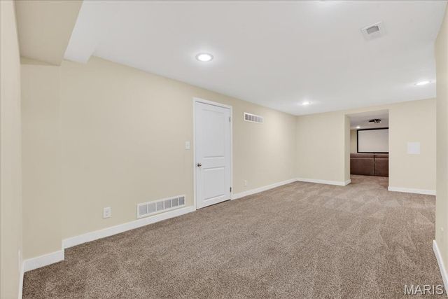 8628 Mayflower Court, St Louis, MO 63132