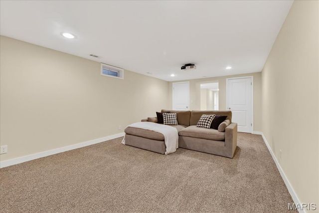 8628 Mayflower Court, St Louis, MO 63132