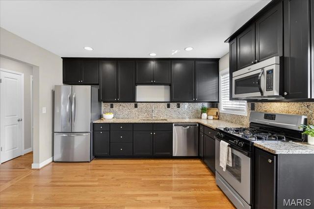 8628 Mayflower Court, St Louis, MO 63132