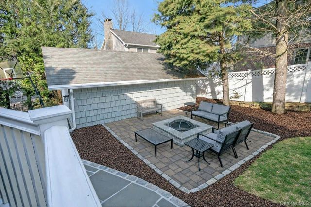 18 Knollwood Road, Eastchester, NY 10709