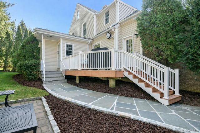 18 Knollwood Road, Eastchester, NY 10709