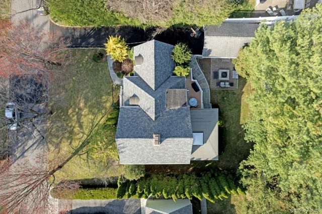18 Knollwood Road, Eastchester, NY 10709