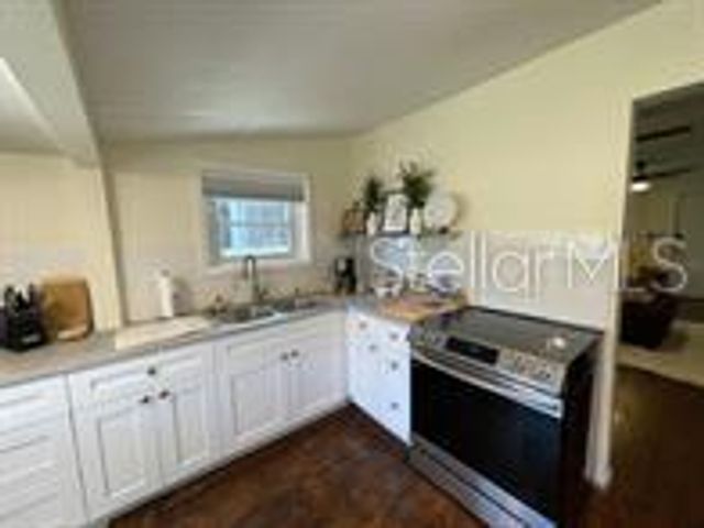 1000 DREW STREET, Clearwater, FL 33755