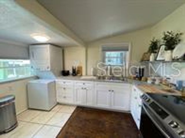 1000 DREW STREET, Clearwater, FL 33755