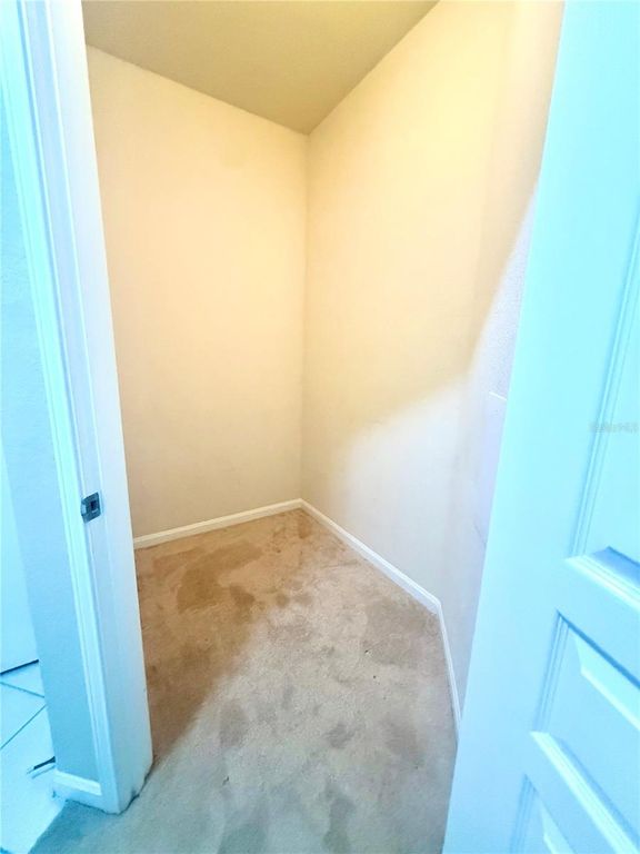 Image 10 of property listing at 5125 PALM SPRINGS BOULEVARD 13206, Tampa, FL 33647