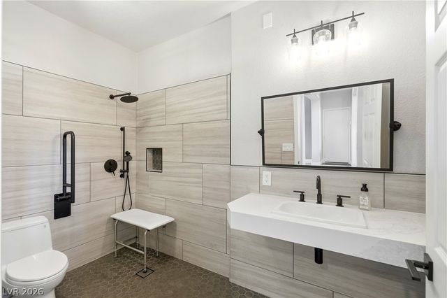 8834 Arroyo Azul Street, Las Vegas, NV 89131