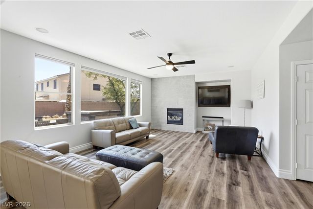 8834 Arroyo Azul Street, Las Vegas, NV 89131