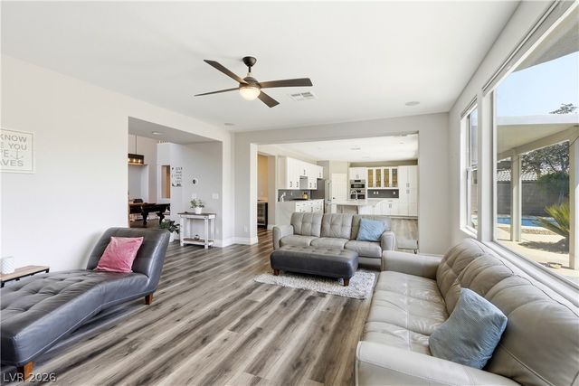 8834 Arroyo Azul Street, Las Vegas, NV 89131