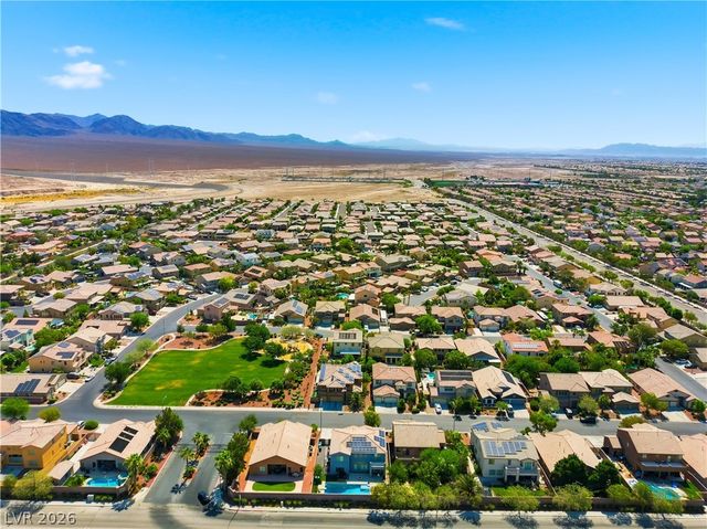 8834 Arroyo Azul Street, Las Vegas, NV 89131