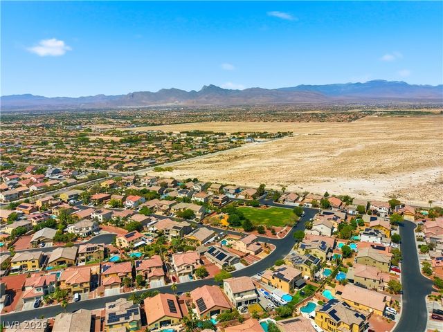 8834 Arroyo Azul Street, Las Vegas, NV 89131