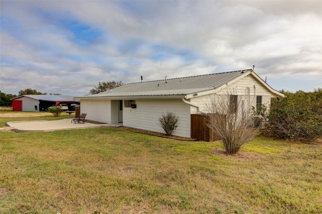 1192 Sand Hill RD, Dale, TX 78616