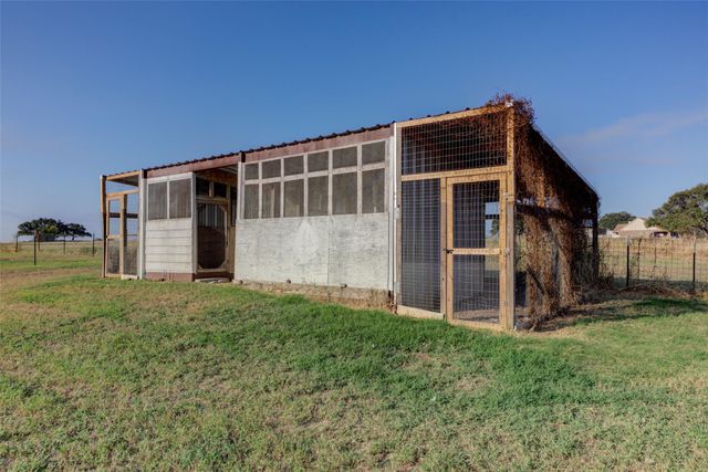 1192 Sand Hill RD, Dale, TX 78616