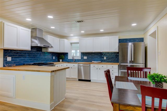 1192 Sand Hill RD, Dale, TX 78616