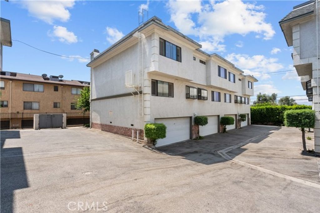 14233 Foothill Boulevard 9, Sylmar (los Angeles), CA 91342