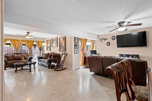 15680 SW 82nd Cir Ln 8-8, Miami, FL 33193