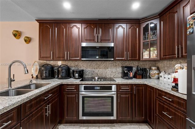 15680 SW 82nd Cir Ln 8-8, Miami, FL 33193