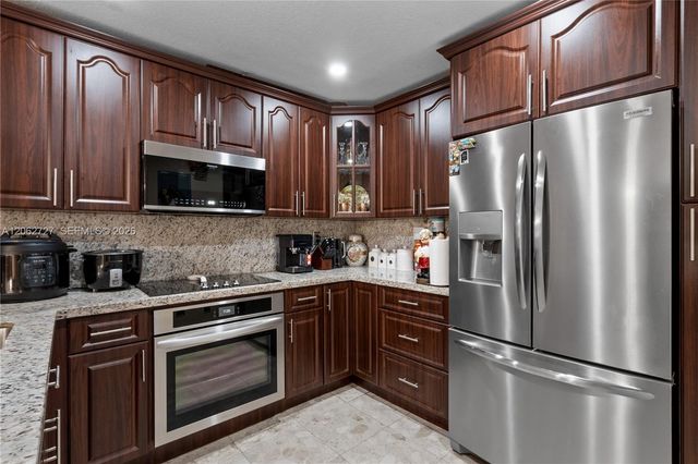 15680 SW 82nd Cir Ln 8-8, Miami, FL 33193
