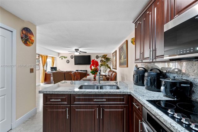 15680 SW 82nd Cir Ln 8-8, Miami, FL 33193
