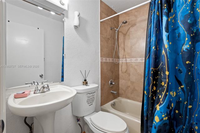 15680 SW 82nd Cir Ln 8-8, Miami, FL 33193