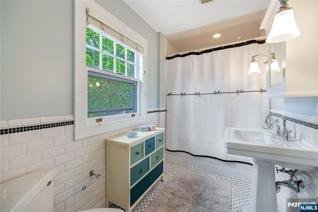 403 Colonial Road, Ridgewood, NJ 07450