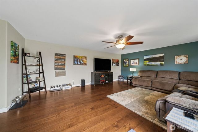 109 View Point Drive, Salkum, WA 98582