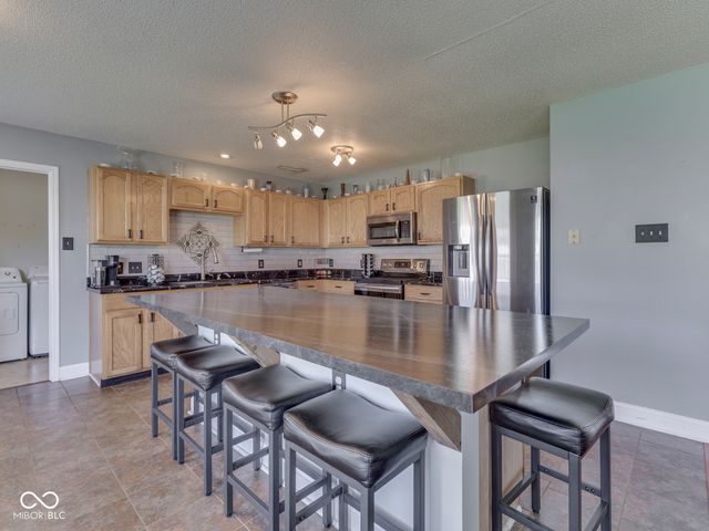 8806 Blooming Grove Drive, Camby, IN 46113