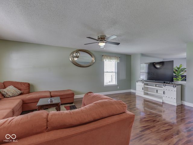 8806 Blooming Grove Drive, Camby, IN 46113