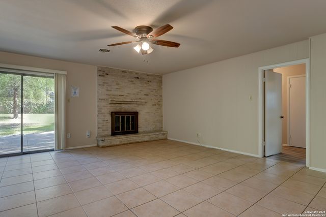 1115 Haltown Dr, San Antonio, TX 78213