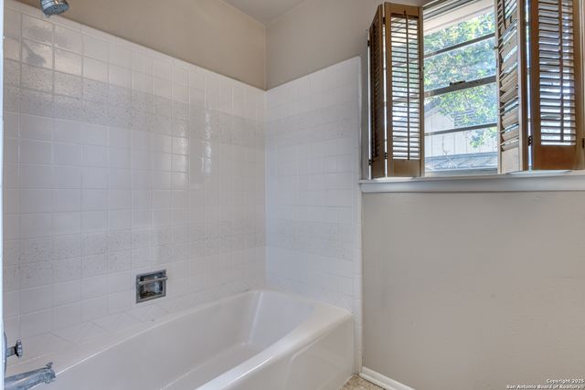 1115 Haltown Dr, San Antonio, TX 78213