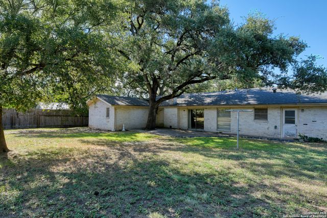 1115 Haltown Dr, San Antonio, TX 78213