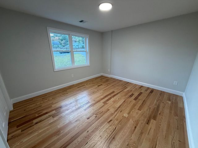 190 Southbridge Rd, Dudley, MA 01571