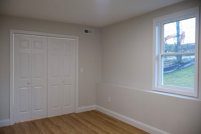 190 Southbridge Rd, Dudley, MA 01571